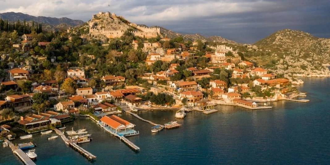 Karadan ulaşımın olmadığı nadir nokta! Türkiye’nin Santorini’si olarak görülüyor: Tekneyle ulaşan hayran kalıyor 4